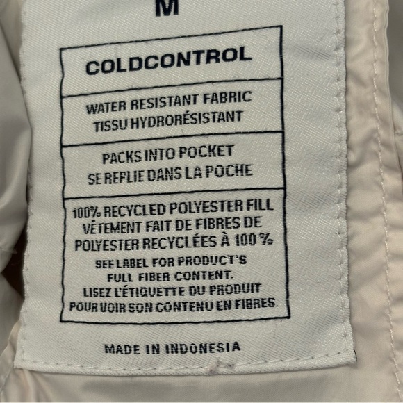 Gap women’s white lightweight polyester fill puffer winter jacket in size medium - Picture 6 of 8